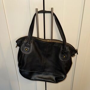 Black shoulder tote